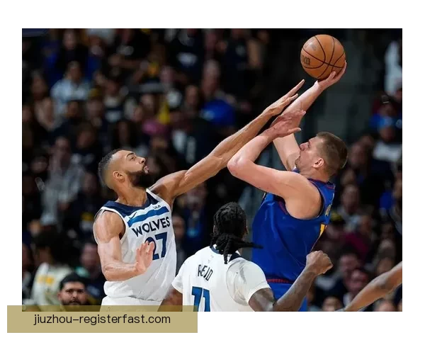 李凯尔：即使无球也专注提升 技术 队伍需围绕戈贝尔组织进攻