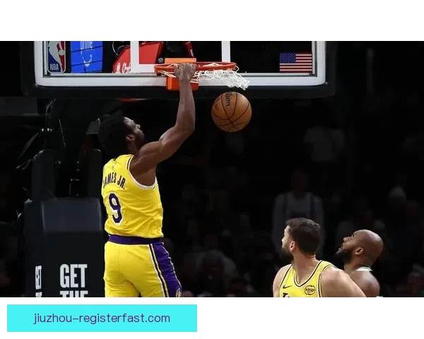 雷迪克：不会让艾顿和海斯更多外线三分 詹姆斯的表现已超越语言赞美